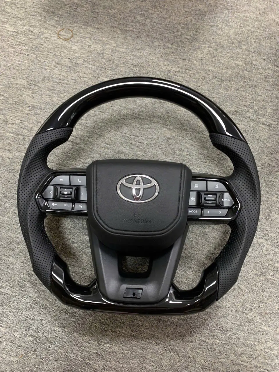 Vô lăng LC 300